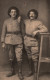 Portrait De Deux Militaires, Chasseurs Alpins à Identifier - Carte Photo écrite Alan Grieu (?) D'Autriche 1915 - Personnages