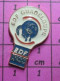 2617 Pin's Pins / Beau Et Rare / EDF GDF / AMPOULE ELECTRIQUE EDF GUADELOUPE - EDF GDF