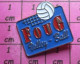 716a Pin's Pins / Beau Et Rare / SPORTS / CLUB VOLLEY-BALL FOUG FOUGERES ? BALLON FILET - Volleyball