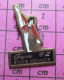 716B Pin's Pins / Beau Et Rare / SPORTS / FILLETTE GYMNASTIQUE FEMININE STADE HENINOIS 92 - Gymnastique