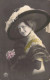 FANTAISIE - Femme Avec Un Chapeau - Sourire - Carte Postale Ancienne - Femmes