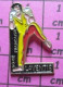 1218b Pin's Pins / Beau Et Rare / SPORTS / BOXE FRANCAISE LAVENTIE CLUB SAVATE - Boxe