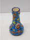 -JOLI ANCIEN VASE MINIATURE PETIT VASE A VIOLETTES CERAMIQUE LONGWY VITRINE   E - Longwy (FRA)