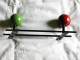 Porte Manteau Mural Vintage Metal 2 Boules Bois Couleur Rouge Vert Noir Patère 1950 1960 - Altri & Non Classificati