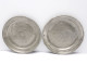 - 2 ANCIENNES ASSIETTES ETAIN Différentes Marques Dos 1 Gravée PIERRE ALRIC  E - Tins