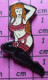 2119 Pin's Pins / Beau Et Rare / PIN-UPS / ROUSSE EN LINGERIE ROUGE ET NOIRE - Pin-ups