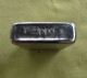 BRIQUET ZIPPO     LETTRE K   CHIFFRE ROMAIN VI - Zippo