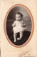 CARTE PHOTO - Médaillon - Bébé Assis Sur Une Chaise - J Defives - Carte Postale Ancienne - Bébés