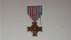 INSIGNE OU MEDAILLE ANCIENNE MILITAIRE A IDENTIFIER..DATE ?.. CROIX DU COMBATTANT REPUBLIQUE FRANCAISE - Otros & Sin Clasificación