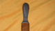 GRAND COUPE PAPIER MANCHE EN ETAIN ET BOIS 30,5CM ..ETAINS DU MANOIR PARIS.. - Letter-opener