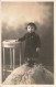 CARTE PHOTO - Petite Fille Debout Sur Un Tapis En Fourrure - Carte Postale Ancienne - Portraits