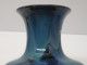 Delcampe - -VASE CERAMIQUE BLEUE & NOIRE A COULURES Sans Marque Visible VINTAGE XXe Déco   E - Vasen