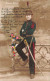 MILITARIA - Armée Belge - Artillerie à Cheval - Soldat  Près D'un Bouquet De Fleurs - Colorisé - Carte Postale Ancienne - Personaggi