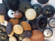 Delcampe - 1 Lot De Boutons Vintage,plusieurs Centaines E - Buttons