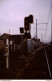 Photo Diapo Diapositive Slide Train Wagon Locomotive Signal Carré 38 Vers Le PN 36 à MONTARGIS En 01/1989 VOIR ZOOM - Diapositives