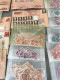 Delcampe - BOITE  D'ENVELOPPES & POCHETTES  Contenant  BEAUCOUP De   TIMBRES D' ESPAGNE   -  OBLITERES - Vrac (min 1000 Timbres)