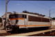 Photo Diapo Diapositive Slide Train ZUG Wagon Locomotive Electrique SNCF BB 25600 à ACHERES Le 07/08/1996 VOIR ZOOM - Diapositives