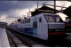 Photo Diapo Diapositive Slide Train Wagon Rame Banlieue SNCF V2N Réversible à PARIS GARE DE LYON Le 28/08/1996 VOIR ZOOM - Diapositives