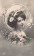 FANTAISIE - Femme - Bandeau Dans Les Cheveux - Bouquet De Fleurs  - Carte Postale Ancienne - Frauen