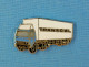 1 PIN'S //  ** TRANSPORTS / TRANSCAL SA / CORMELLES-LE-ROYAL (14) ** - Transports