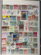 Delcampe - Plus De 3500 Timbres Tous Pays Dans Album Usagé. - Collections (en Albums)