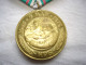 Delcampe - VINTAGE Bulgaria 30 Years Anniversary Victory In WW2 Medal #0610 - Sonstige & Ohne Zuordnung