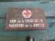 Boite Premier Secours Véhicule Militaire Jeep Don De La Croix Rouge Américaine De La Jeunesse WW2 - Equipement