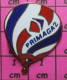 313C Pin's Pins / Beau Et Rare / MONTGOLFIERES / BALLON LIBRE TRICOLORE PRIMAGAZ - Montgolfières