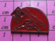 211C  Pin's Pins / Beau Et Rare / SPORTS / JUDO CLUB A IDENTIFIER 2 JUDOKAS - Judo