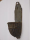 Delcampe - -ANCIEN PYROGENE MURAL BRONZE Forme HOTTE Façon Paille Tressée Collection  E - Luciferhouders