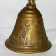 Delcampe - CLOCHE LAITON DECOR NAPOLEON SCENE DE NAPOLEON A CHEVAL MARCHE SOLDATS BE - Brons