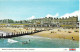 BEACH AND SEAFRONT, LOWESTOFT, SUFFOLK, ENGLAND. UNUSED POSTCARD   Wt4 - Lowestoft