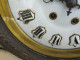 Delcampe - Ancienne Pendule Oeil De Boeuf Cadran & Chiffres Émaillés Décor Frise Grecque - Relojes