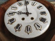 Delcampe - Ancienne Pendule Oeil De Boeuf Cadran & Chiffres Émaillés Décor Frise Grecque - Relojes