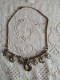 Collier Ras De Cou Metal Et Verre  Fruits Pomme En Verre Biseautés Et Strass- Années 2000 - Necklaces/Chains