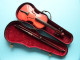 MINI VIOOL Violin Met STRIJKSTOK / ARCHET >> 20 Cm. >> NO More Info ( See Foto For Details ) Case Total  +/- 24 Cm.! - Musical Instruments