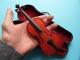 Delcampe - MINI VIOOL Violin Met STRIJKSTOK / ARCHET >> 20 Cm. >> NO More Info ( See Foto For Details ) Case Total  +/- 24 Cm.! - Muziekinstrumenten