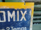 Delcampe - Rare Ancienne Enseigne Publicitaire Tôle & Papier Motomix Mélange 2 Temps En Vente Ici - Öl & Benzin