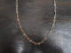 Fine Chainette Argentée Et Petites Perles - Necklaces/Chains