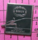 516c Pin's Pins / Beau Et Rare / PARFUMS / ESCRIME CHALLENGE BRUT DE FABERGE - Perfume