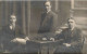 CARTE PHOTO - Portrait - Trois Hommes Autour D'un Table - Carte Postale Ancienne - Photographie