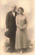CARTE PHOTO - Couple - Portrait D'un Couple à Un Mariage - Carte Postale Ancienne - Couples