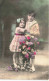 ENFANTS - Portrait - Deux Enfants Dans U Jardin Avec Des Fleurs - Colorisé - Carte Postale Ancienne - Abbildungen
