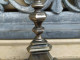 Delcampe - Bougeoir Bronze Argenté XXème Style Gothique Haute Époque Candlestick - Chandeliers, Candélabres & Bougeoirs