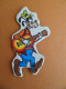 No Autocollant -, Vieux Magnet Disney Chien Dingo Donald - Qui Joue De La Guitare - Personnages