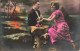 COUPLE - Une Femme Assise Sur Un Rocher -  Colorisé - Carte Postale Ancienne - Paare