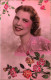 FANTAISIE - Femme - Une Femme Entourée De Roses - Colorisé - Carte Postale Ancienne - Femmes