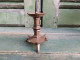 Ancien Petit Bougeoir Pique Cierge Haute Époque Bronze - Candelabri E Candelieri