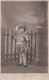 Carte Photo - Petit Garçon En Costume De Chevalier- Carte Postale Ancienne - Fotografie