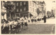 ENFANTS - Des Filles En Route Pour L'école - Carte Postale Ancienne - Groepen Kinderen En Familie